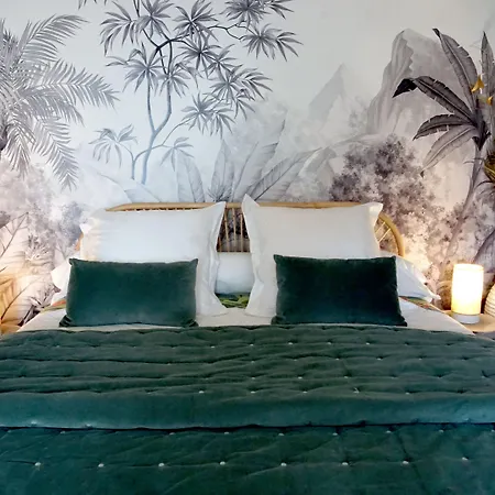 Fraissinet - Acces Espace Detente Pour Toutes Les Sauf La Cocon Qui A Son Jacuzzi Prive Bed & Breakfast Saint-Jean-de-Valeriscle
